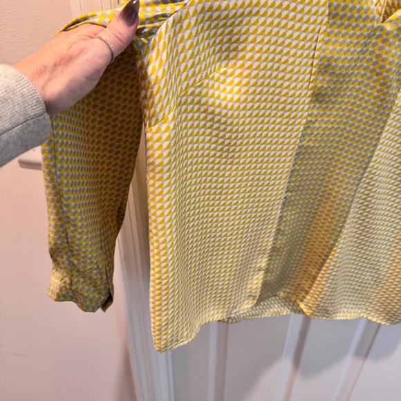 Woman's Silk Pattern Blouse, Yellow & Gray, Size 16R - Picture 10 of 10